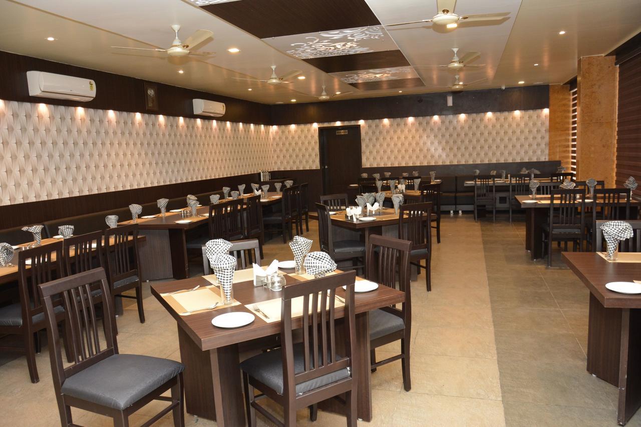 Hotel Darshan Rajula Екстер'єр фото